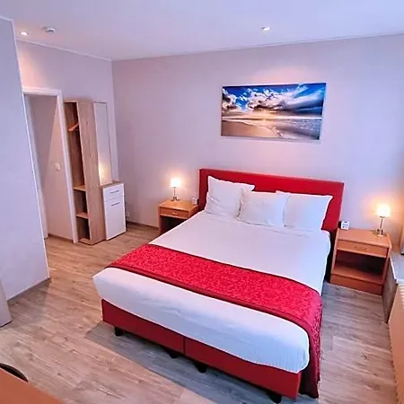 Cardiff 3*